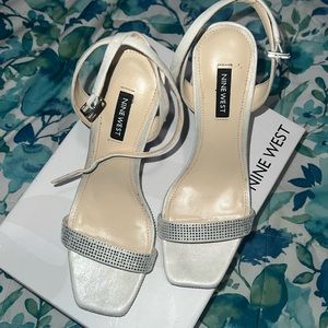 Band new Nine West heels
